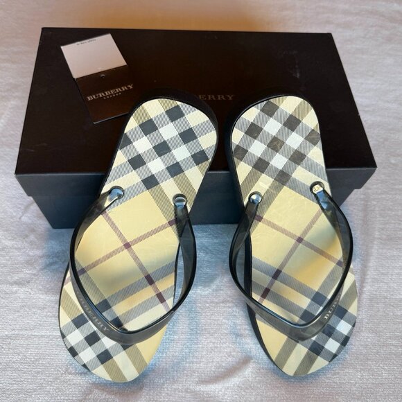 Burberry Nova Check Flip Flops and Plastic Swim Bag - Picture 2 of 12